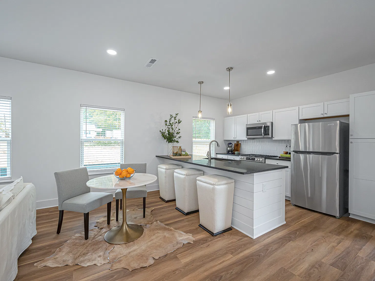 3 bed, 1760 sqft, $1,975 — Photo 4