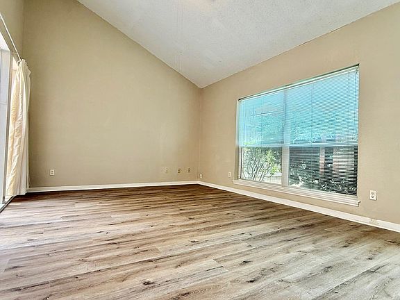 2nd image of 7915 Kendalia Dr