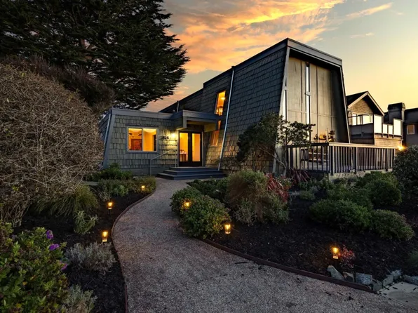 314 Roosevelt Blvd, Half Moon Bay, CA 94019