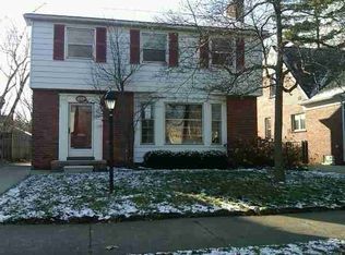 5021 Hillcrest St, Grosse Pointe, MI 48236