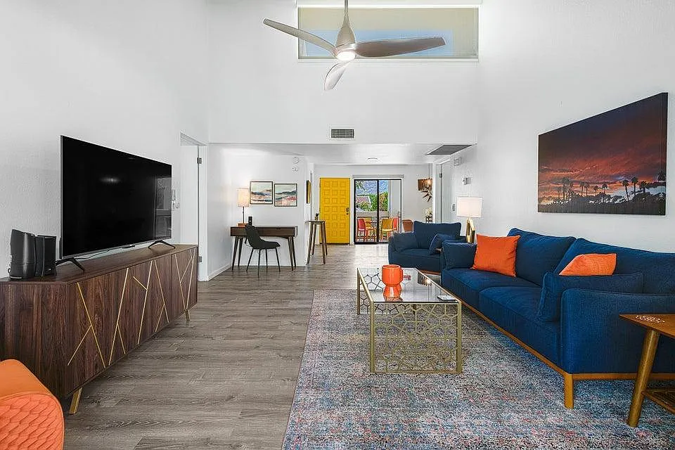 255 Avenida Granada — Photo 1