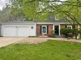 1341 Cave Springs Estate Dr, Saint Peters, MO 63376