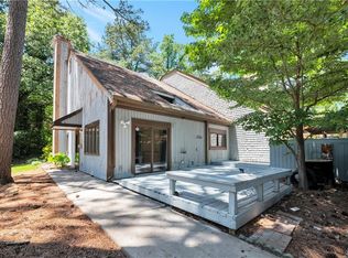 25 Willowick Dr, Lithonia, GA 30038