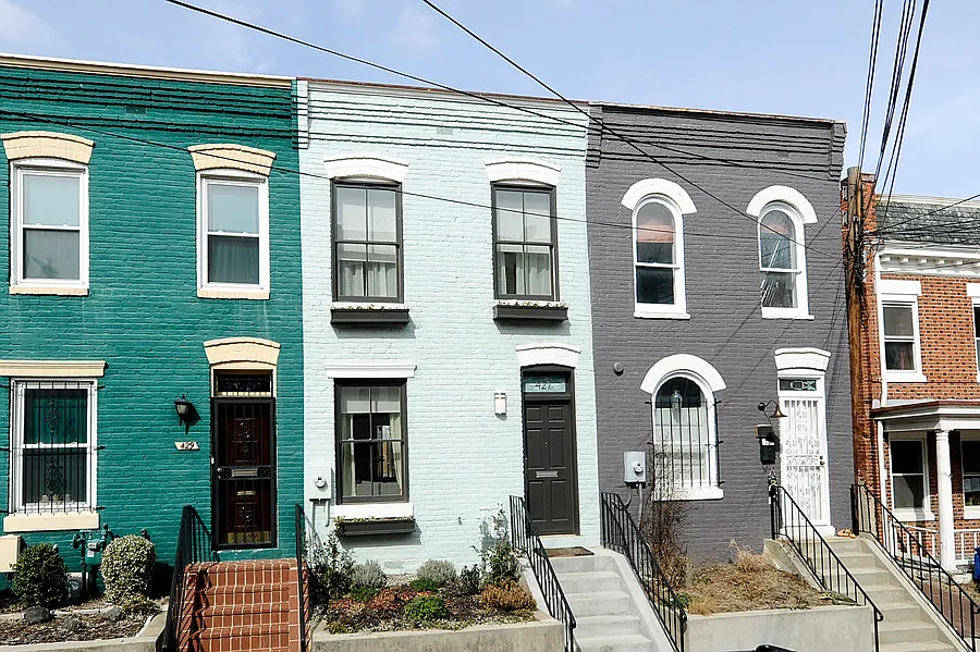 427 Elm St NW photo 1