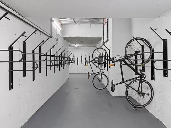 445 Grand Avenue image 35 of 39