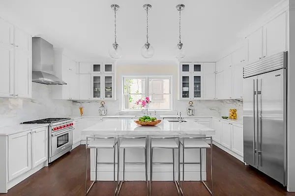 Rented by Camelot Realty Group | media 54