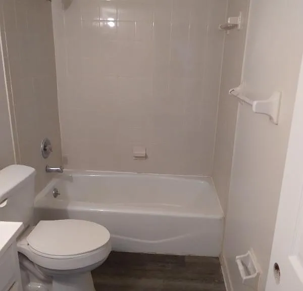 2541 S Myrtle Ave #C — Photo 14