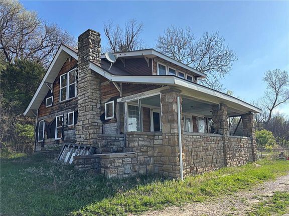 3rd image of 10648 Kaw Dr