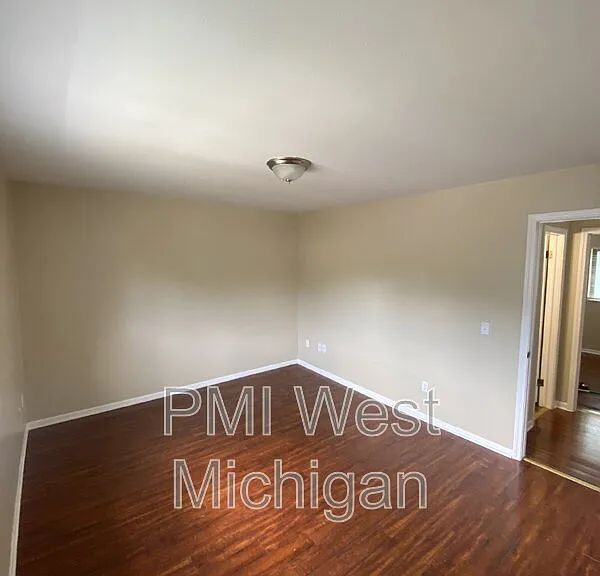 6081 In The Pines Dr SE — Photo 18