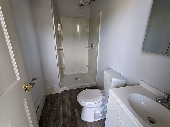 4th image of 202-210 E Main St #206-6