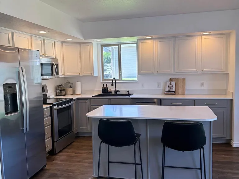 372 W Vineyard Way — Photo 4