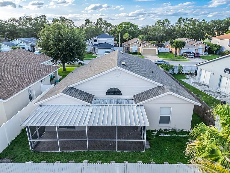 1542 Brook Hollow Dr — Photo 30