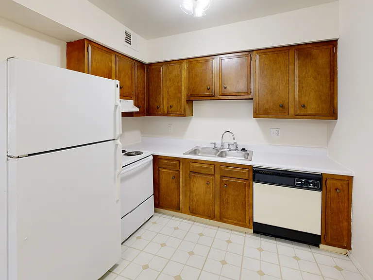 Ravine Apartments — Photo 2
