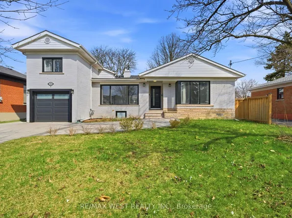 104 Great Oak Dr, Toronto, ON M9A 1N5