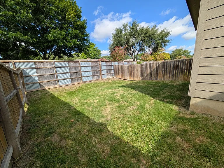 1251 Old FM 306 — Photo 33