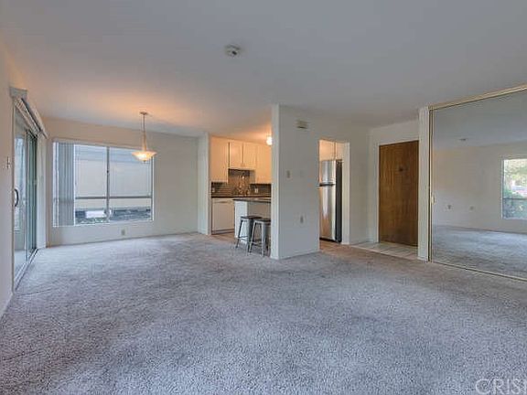 4th image of 788 Pinetree Cir APT 17
