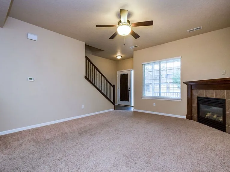1574 Burr Dr — Photo 3