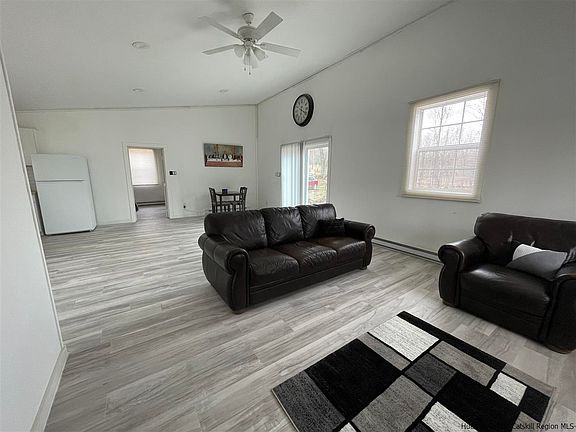 4th image of 525 Parker Schoolhouse Rd
