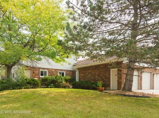 579 Morningside Dr #9, Roselle, IL 60172