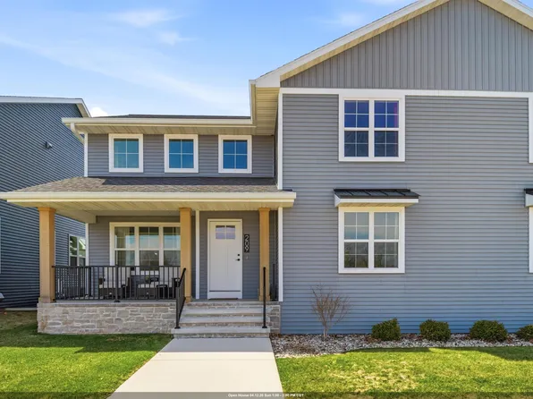 209 Red Cedar Pkwy, Kimberly, WI 54136