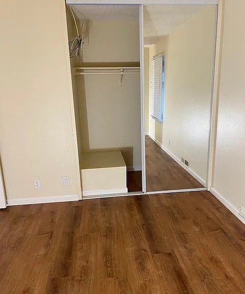 BR1 Closet-1