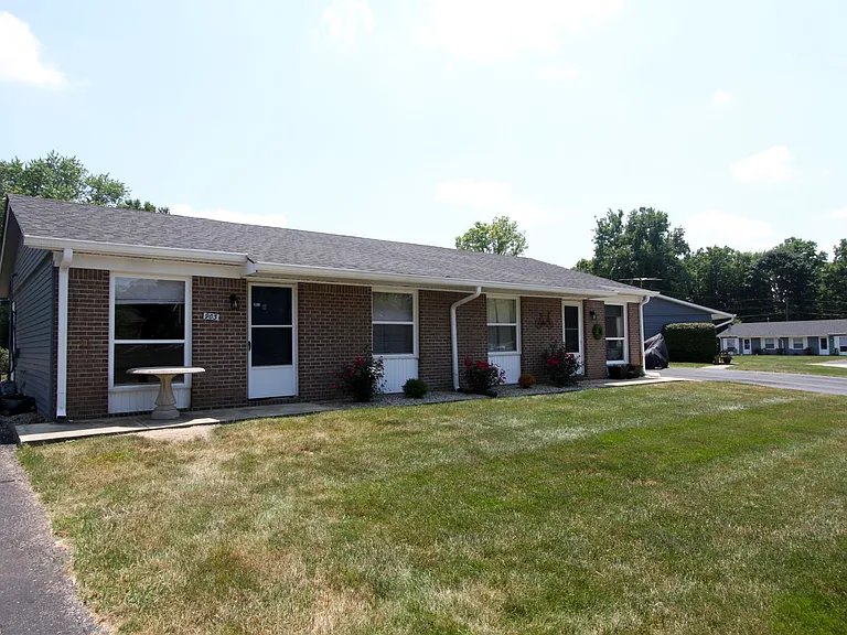Hillcrest Apartments — Photo 27