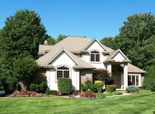 7 Hampstead Ct, Halfmoon, NY 12065