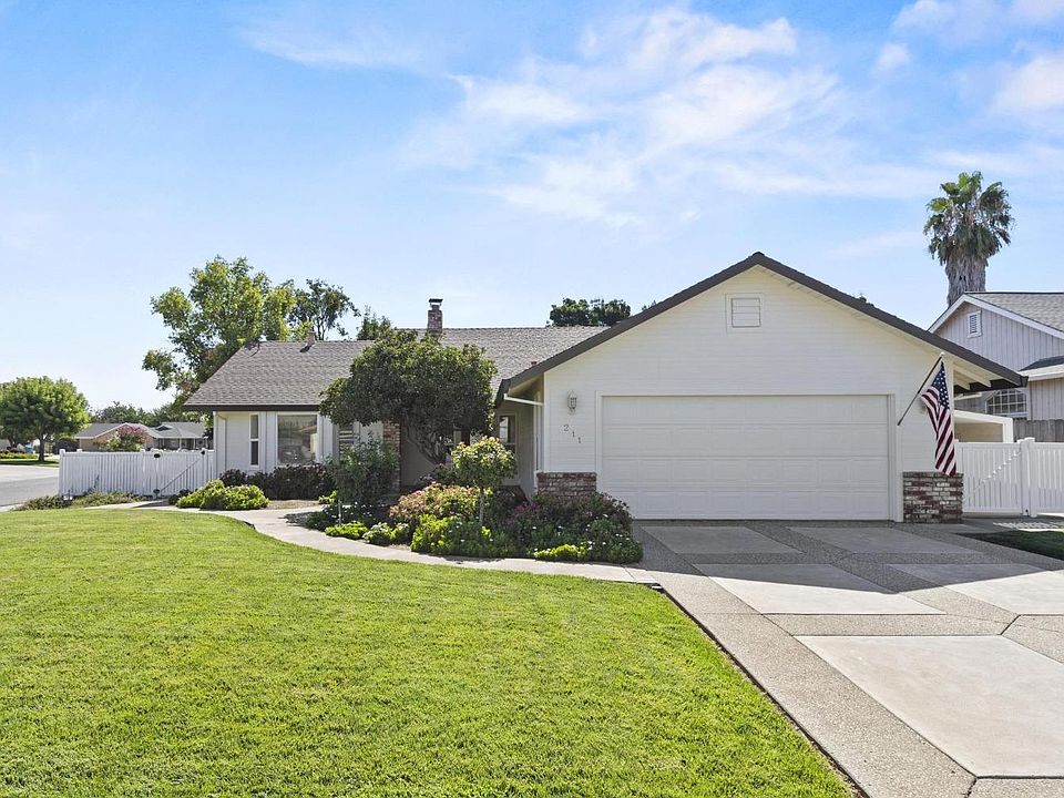 1st image of 211 Country Club Dr
