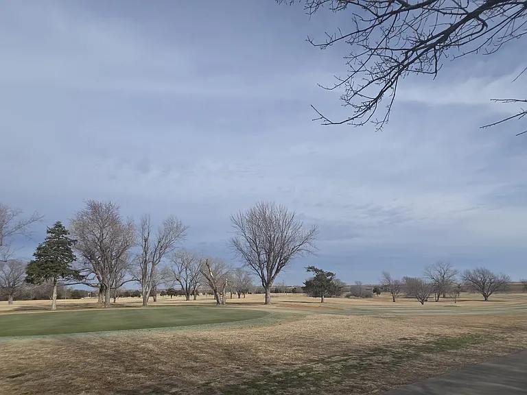 Beautiful grounds at Prairie West Golf Club