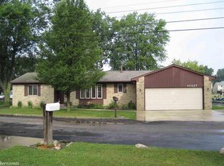 46827 Roselane Dr, New Baltimore, MI 48047
