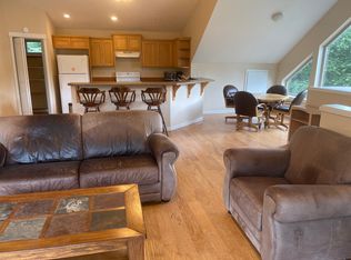 1138 Wells Rd, Elkton, OR 97436