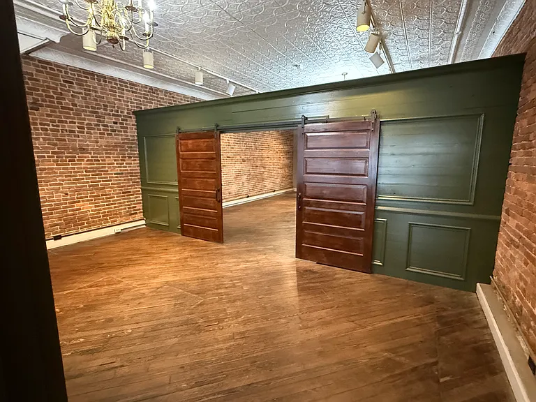 187 S Main St — Photo 3