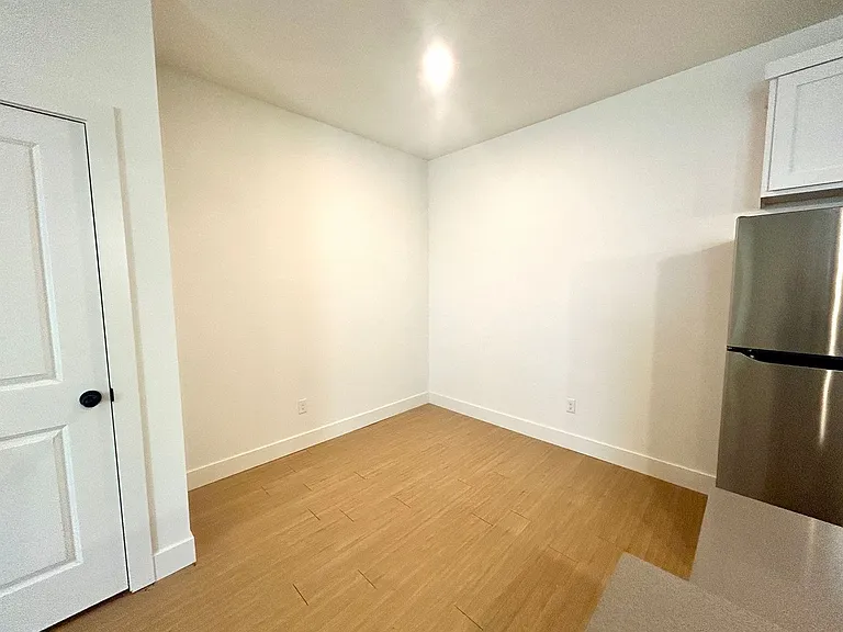 1820 Riverview Drive — Photo 8