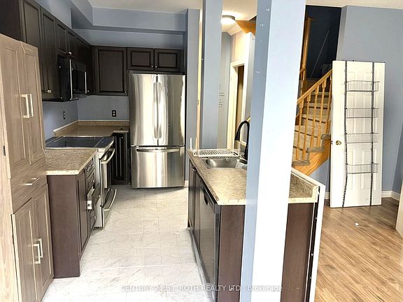 3rd image of 120 Stanley St