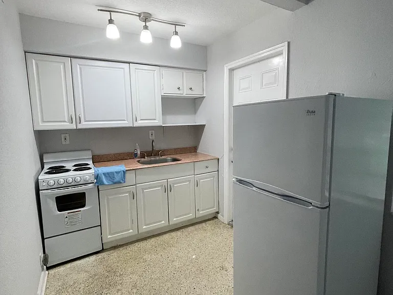 1708 NE 20th Ave #4 — Photo 8