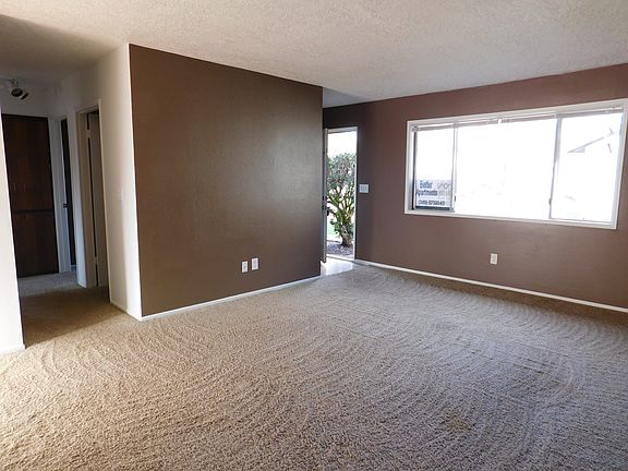 2nd image of 2432 Rossiter Ln