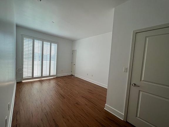 5th image of 1235 Granville Ave #Penthouse 5