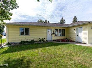 103B W 3rd St, Larimore, ND 58251