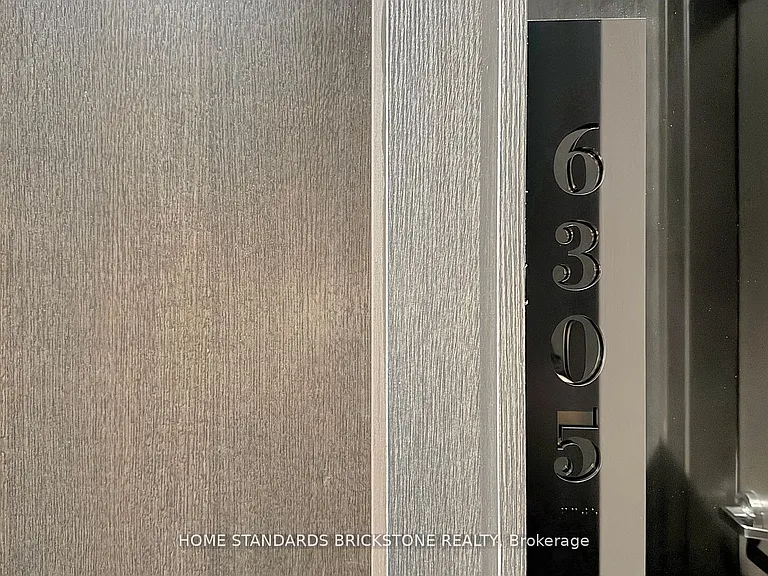 11 Yorkville Ave #6305 — Photo 2