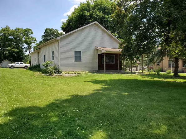 302 N Line St, Churubusco, IN 46723