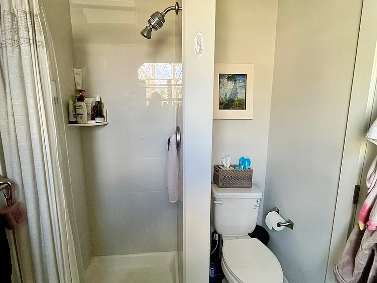 908 S 47th St #2F — Photo 7