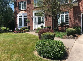 5464 Pebble Beach Dr, Hamburg, NY 14075