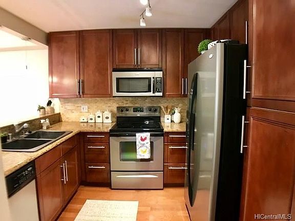 4th image of 92-1527 Aliinui Dr APT B