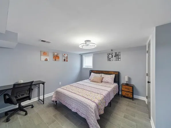 (undisclosed Address), Brooklyn, MD 21225