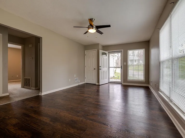 1430 Arling Ave — Photo 6