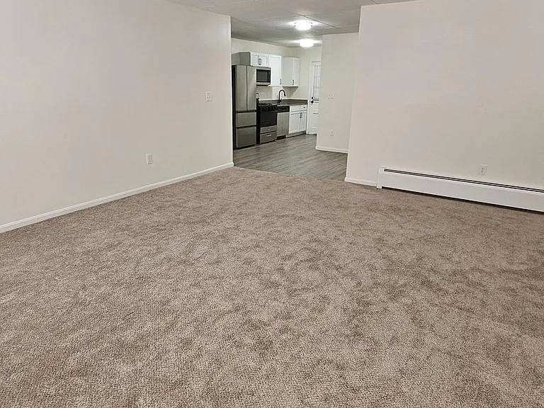 Amoskeag Apartments — Photo 11