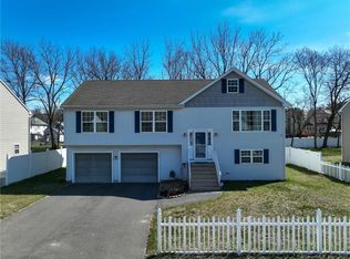 92 Footpath Ln, East Hartford, CT 06118