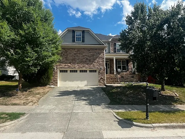 1008 Daybreak Bluff Dr