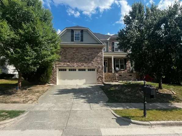1008 Daybreak Bluff Dr, Cary, NC 27519