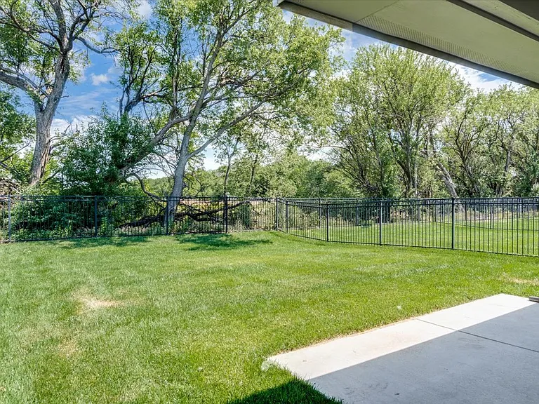 Pineway — Photo 36